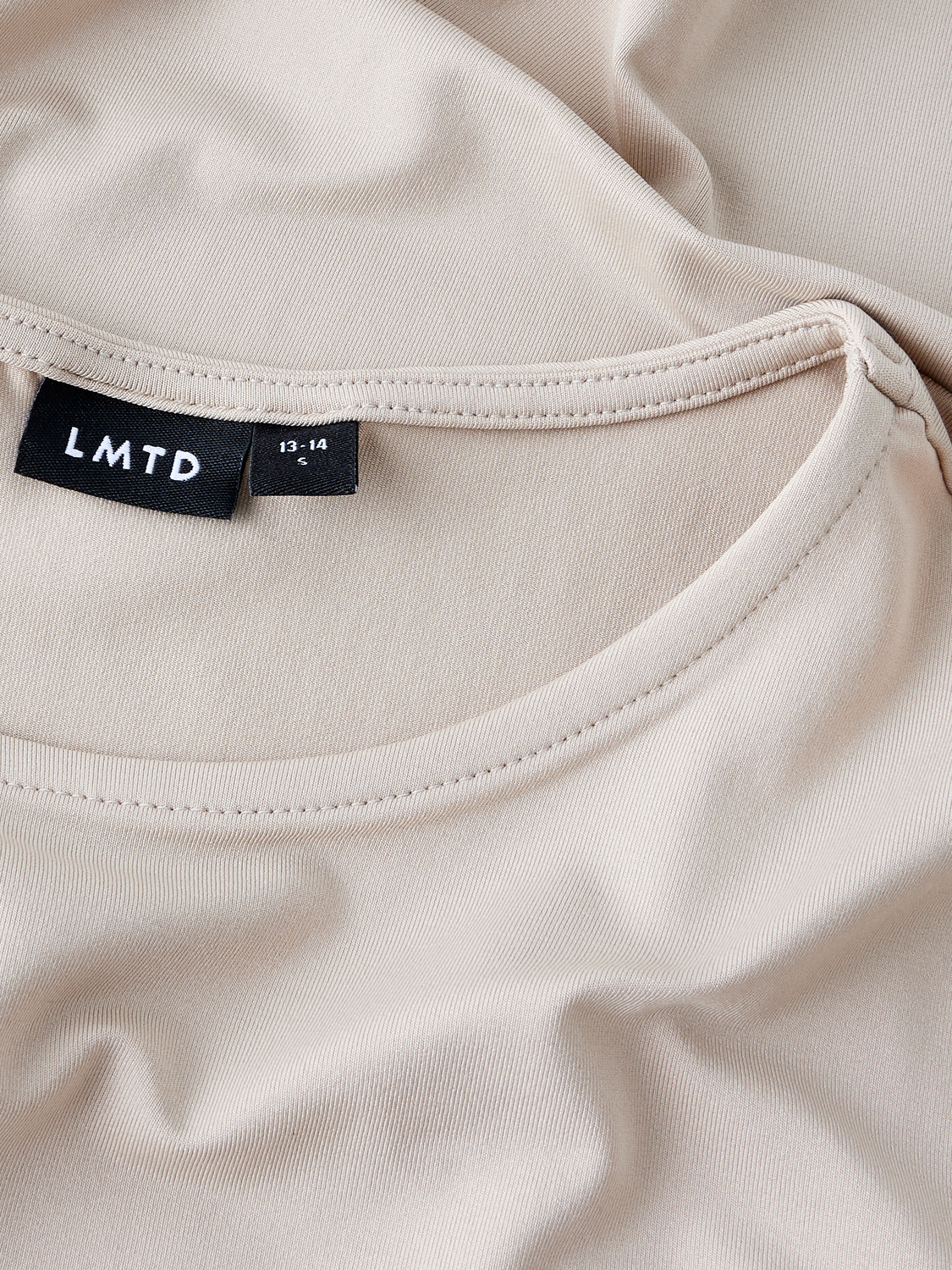 model_shot-front_full